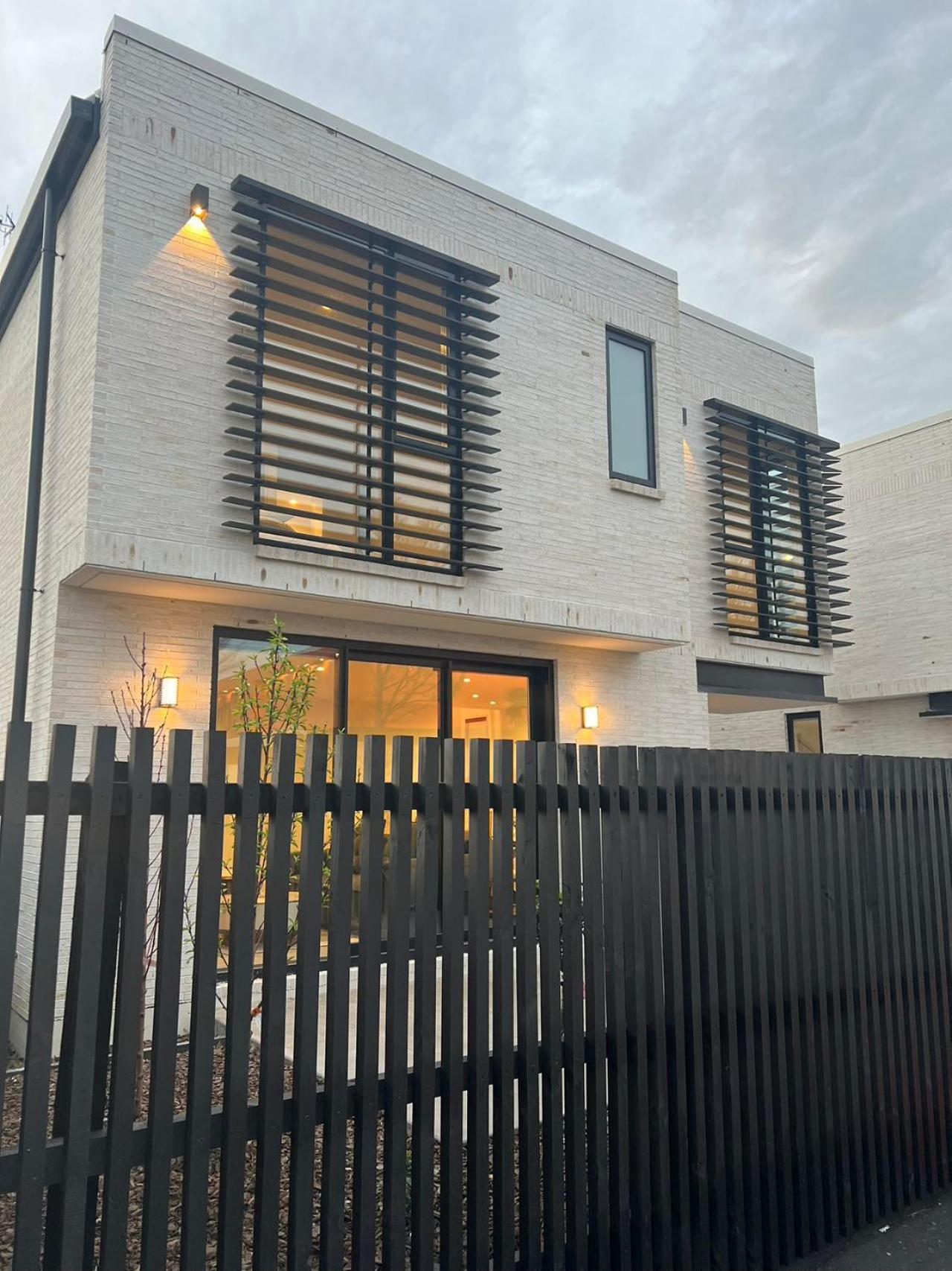 Cbd Contemporary Comfort Townhouse 2 Bed 2Bath Christchurch Dış mekan fotoğraf